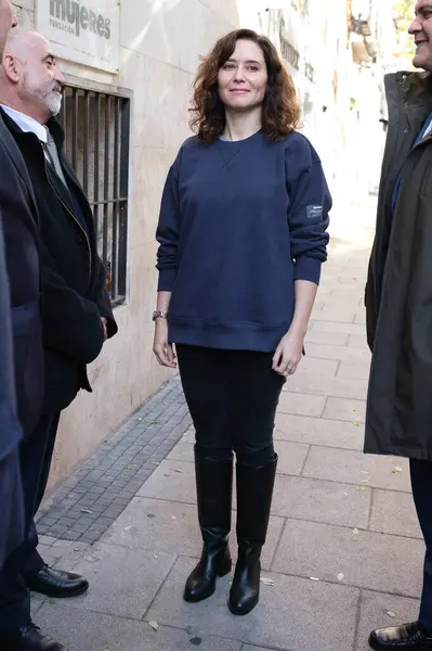 Президент Мадридского Сообщества Изабель Диас Аюсо Время Своего Визита Штаб — стоковое фото