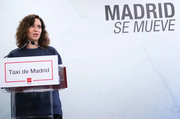 Présidente Communauté Madrid Isabel Diaz Ayuso Lors Visite Siège Association — Photo