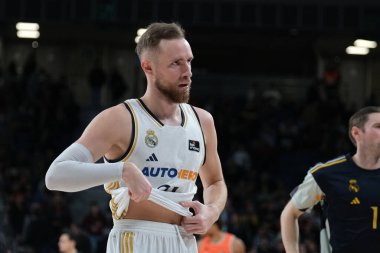 Real Madrid 'den Dzanan Musa, Real Madrid ile Valencia st WiZink Center arasındaki maç sırasında 31 Aralık 2023 tarihinde İspanya' nın başkenti Madrid 'de oynanmıştır..