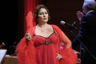 Flamenko şarkıcısı Estrella Morente, 5 Ocak 2024 'te İspanya' da Madrid Senfoni Orkestrası ile birlikte konser verdi.
