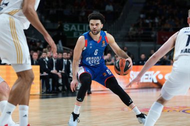 Anadolu Efes İstanbul 'dan Bryant Elijah, Real Madrid ile Anadolu Efes WiCenter arasında oynanan Türk Hava Yolları EuroLeague karşılaşmasında 5 Ocak 2024 tarihinde İspanya' nın başkenti Madrid 'de oynanan karşılaşmada.