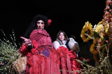 5 Ocak 2024 İspanya, Madrid 'deki Üç Kralın geçit töreni sırasında aktörler geçidi.