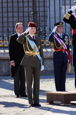 İspanya Veliaht Prensesi Leonor, 6 Ocak 2024 tarihinde İspanya 'nın Madrid kentinde düzenlenen Pascua Askeri Töreni' ne katıldı.
