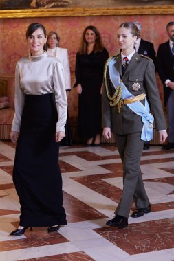  İspanya Kraliçesi Letizia ve İspanya Veliaht Prensesi Leonor, 6 Ocak 2024 'te İspanya' nın Madrid kentinde düzenlenen Kraliyet Sarayı 'ndaki Pascua Militar törenine katıldılar.