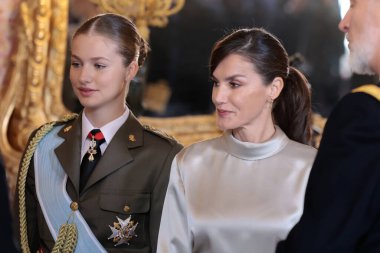  İspanya Kraliçesi Letizia ve İspanya Veliaht Prensesi Leonor, 6 Ocak 2024 'te İspanya' nın Madrid kentinde düzenlenen Kraliyet Sarayı 'ndaki Pascua Militar törenine katıldılar.