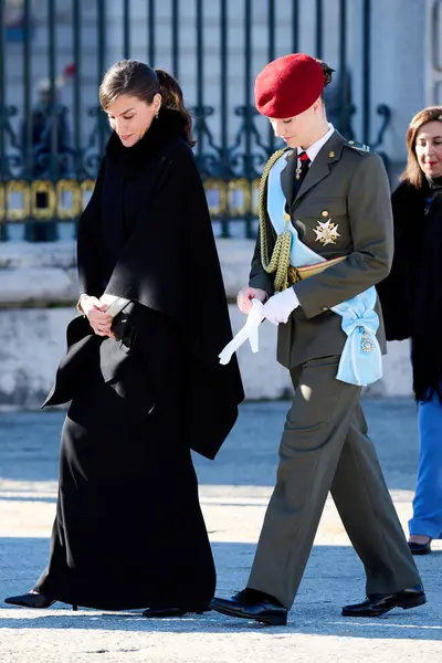Königin Letizia Von Spanien Und Kronprinzessin Leonor Von Spanien Bei — Stockfoto