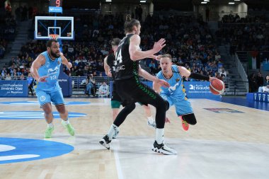 Movistar Estudiantes oyuncusu Movistar Estudiantes ile WiZink Center 'daki Club Betis arasında oynanan LEB Oro Maçı sırasında görüldü. Madrid 21 Ocak 2024 İspanya