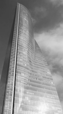 Madrid 'deki Paseo de la Castellana' daki İmparator Kulesi 'nin, dört kulenin mali kompleksinin manzarası. İspanya 'da