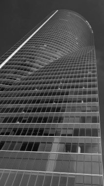 Madrid 'deki Paseo de la Castellana' daki İmparator Kulesi 'nin, dört kulenin mali kompleksinin manzarası. İspanya 'da