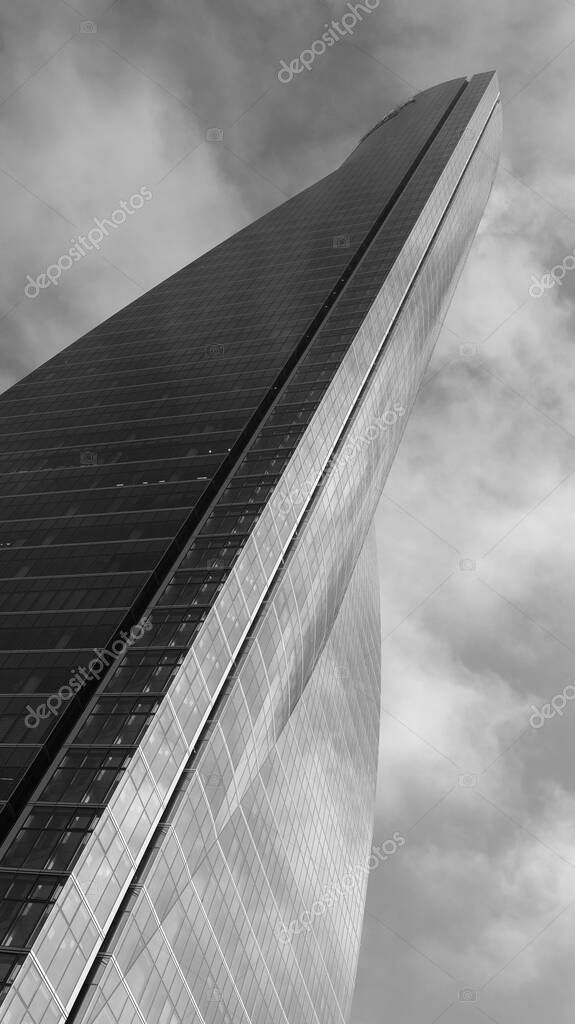 vista de la Torre del Emperador en el Paseo de la Castellana de Madrid