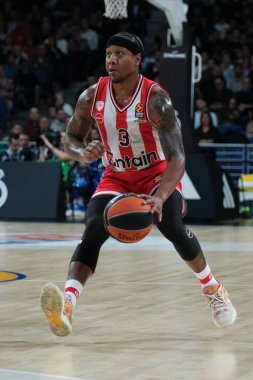 Olympiacos Pire 'den Canaan Isaiah, 25 Ocak 2024 tarihinde İspanya' nın başkenti Madrid 'de oynanan Real Madrid ile Olympiacos Pire arasında oynanan EuroLeague karşılaşmasında.