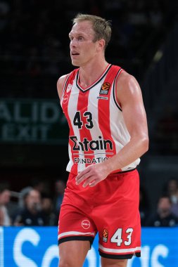 Olympiacos Pire 'den Sikma Luke, 25 Ocak 2024 tarihinde İspanya' nın Madrid kentinde oynanan Real Madrid ile Olympiacos Pire arasında oynanan Türk Hava Yolları EuroLeague karşılaşmasında.