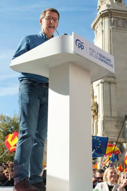 Halk Partisi Başkanı Alberto Nuez Feijoo 28 Ocak 2024 tarihinde Madrid, İspanya 'da gerçekleştirilen Junts-psoe anlaşmasını reddettiğini gösteren bir gösteri sırasında