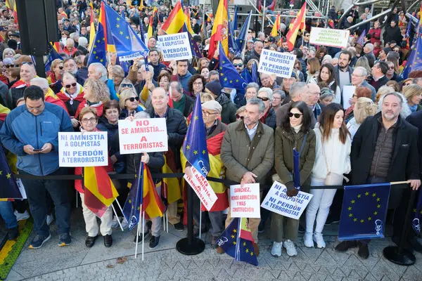 Centenas Pessoas Durante Uma Manifestação Madri Para Mostrar Sua Rejeição — Fotografia de Stock