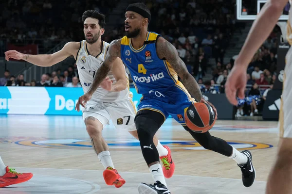 Maccabi Tel Aviv 'den Brown Lorenzo, Real Madrid ile Maccabi Tel Aviv arasında oynanan EuroLeague maçı sırasında 30 Ocak 2024 tarihinde İspanya' nın başkenti Madrid 'de oynanmıştır..