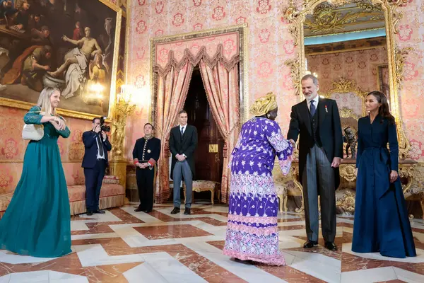 Felipe Spanyol Király Letizia Spanyol Királynő 2024 Január Külföldi Nagyköveteket — Stock Fotó