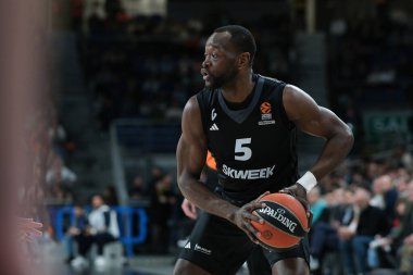 LDLC 'den Lombahe Kahudi Charles Asvel Villeurbanne, Real Madrid ile LDLC Asvel arasında oynanan Türk Hava Yolları EuroLeague maçı sırasında 1 Şubat 2024 tarihinde İspanya' nın başkenti Madrid 'de oynanan WiZink' te oynanmıştır.. 