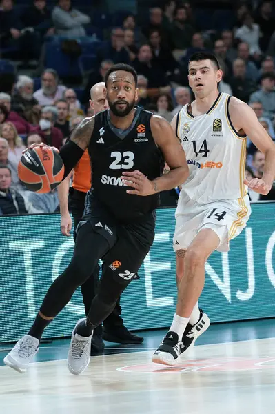 LDLC 'den Lighty David Asvel Villeurbanne, Real Madrid ile LDLC Asvel arasında oynanan Türk Hava Yolları EuroLeague maçı sırasında 01 Şubat 2024' te İspanya 'nın başkenti Madrid' de oynandı.. 