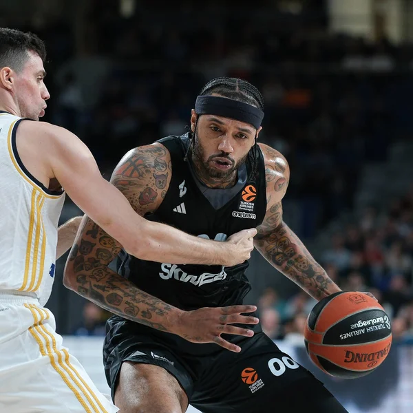 LDLC 'den Scott Mike Asvel Villeurbanne, Real Madrid ile LDLC Asvel arasında oynanan Türk Hava Yolları EuroLeague maçı sırasında 01 Şubat 2024' te İspanya 'nın başkenti Madrid' de oynanmıştır.. 