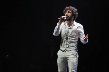 Şarkıcı ve söz yazarı Marwan, 2 Şubat 2024 'te Madrid' deki Teatro Circo Price 'ta verdiği konserde.