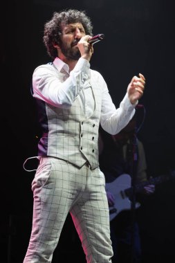 Şarkıcı ve söz yazarı Marwan, 2 Şubat 2024 'te Madrid' deki Teatro Circo Price 'ta verdiği konserde.