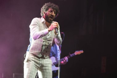 Şarkıcı ve söz yazarı Marwan, 2 Şubat 2024 'te Madrid' deki Teatro Circo Price 'ta verdiği konserde.