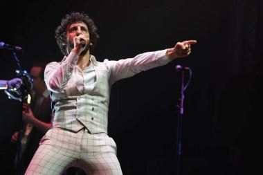 Şarkıcı ve söz yazarı Marwan, 2 Şubat 2024 'te Madrid' deki Teatro Circo Price 'ta verdiği konserde.