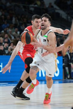 Real Madrid 'den Facundo Campazzo Liga ACB Endesa maçı sırasında Real Madrid ve Basquet Girona arasında 4 Şubat 2024' te İspanya 'nın başkenti Madrid' de oynanmıştır.
