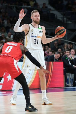 Real Madrid 'den Dzanan Musa, Real Madrid ile Basquet Girona arasında oynanan Liga ACB Endesa maçı sırasında 4 Şubat 2024 tarihinde İspanya' nın başkenti Madrid 'de oynanmıştır.