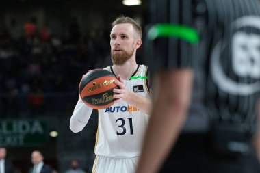 Real Madrid 'den Dzanan Musa, Real Madrid ile Basquet Girona arasında oynanan Liga ACB Endesa maçı sırasında 4 Şubat 2024 tarihinde İspanya' nın başkenti Madrid 'de oynanmıştır.