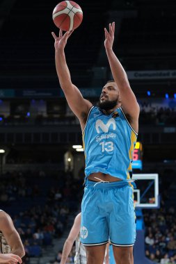 Movistar Estudiantes ile WiZink 'teki Clavijo arasında oynanan LEB Oro Maçı sırasında Movistar Estudiantes' in oyuncusu. 4 Şubat 2024 Madrid, İspanya