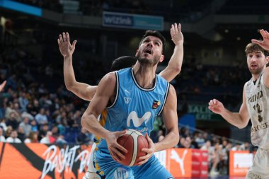 Movistar Estudiantes ile WiZink 'teki Clavijo arasında oynanan LEB Oro Maçı sırasında Movistar Estudiantes' in oyuncusu. 4 Şubat 2024 Madrid, İspanya