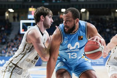 Movistar Estudiantes ile WiZink 'teki Clavijo arasında oynanan LEB Oro Maçı sırasında Movistar Estudiantes' in oyuncusu. 4 Şubat 2024 Madrid, İspanya