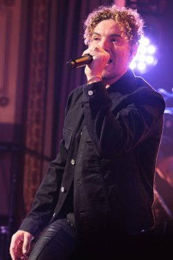 David Bisbal, İspanya 'nın Madrid şehrinde 7 Şubat 2024 tarihinde Eslava Tiyatrosu' nda düzenlenen 