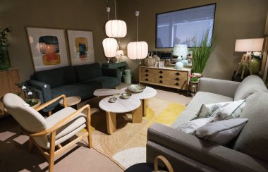 Madrit 'teki InterTERGIFT 2024 Uluslararası Dekorasyon Sergisi' nde dekoratif unsurlar sergilenmektedir. 8 Şubat 2024 Madrid, İspanya