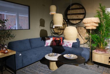 Madrit 'teki InterTERGIFT 2024 Uluslararası Dekorasyon Sergisi' nde dekoratif unsurlar sergilenmektedir. 8 Şubat 2024 Madrid, İspanya