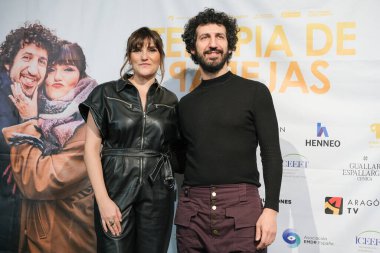 Şarkıcılar Marwan ve Rozalen, Madrid 'deki Palacio de la Prensa sinemasında çekilen 