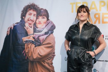 Şarkıcılar Marwan ve Rozalen, Madrid 'deki Palacio de la Prensa sinemasında çekilen 