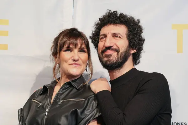 歌手Marwan和Rozalen参加了在马德里Palacio Prensa电影院举行的首映式电影 夫妻疗法 的拍照 2024年2月8日 — 图库照片