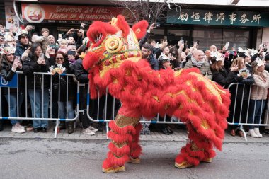 11 Şubat 2024 tarihinde İspanya 'nın Madrid şehrinde yapılan Çin Yeni Yıl Ejderha Geçidi sırasında birkaç kişi öldü. Dün, 10 Şubat 2024