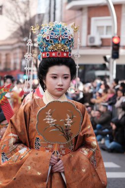11 Şubat 2024 tarihinde İspanya 'nın Madrid şehrinde yapılan Çin Yeni Yıl Ejderha Geçidi sırasında birkaç kişi öldü. Dün, 10 Şubat 2024