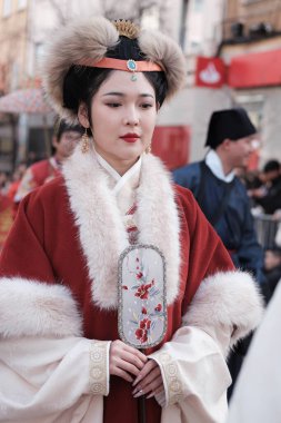 11 Şubat 2024 tarihinde İspanya 'nın Madrid şehrinde yapılan Çin Yeni Yıl Ejderha Geçidi sırasında birkaç kişi öldü. Dün, 10 Şubat 2024