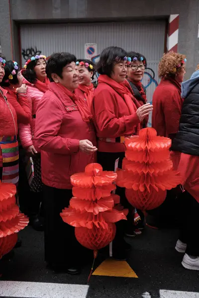 Several People Chinese New Year Year Dragon Parade Usera District — Stock Photo, Image