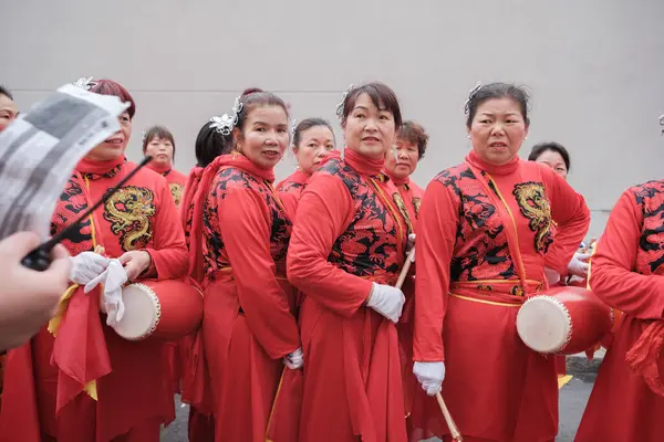 Několik Lidí Čínském Novém Roce Roku Dračího Průvodu Okrese Usera — Stock fotografie
