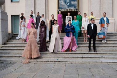  Madrid es Moda 2024 'ün açılış töreni sırasında Centro Cultural Conde Duque' da 12 Şubat 2024 'te İspanya' nın Madrid kentinde düzenlenen tören..