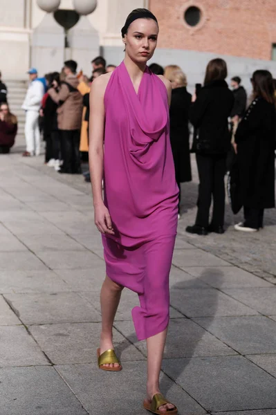  Madrid es Moda 2024 'ün açılış töreni sırasında Centro Cultural Conde Duque' da 12 Şubat 2024 'te İspanya' nın Madrid kentinde düzenlenen tören..