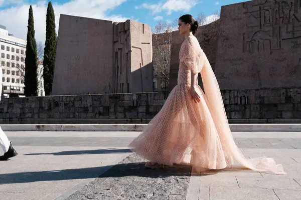  Madrid es Moda 2024 'ün açılış töreni sırasında Centro Cultural Conde Duque' da 12 Şubat 2024 'te İspanya' nın Madrid kentinde düzenlenen tören..