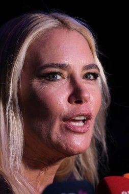 Valeria Mazza, Ifema 'daki Mercedes Benz Moda Haftası Madrid' de 16 Şubat 2024 'te Hannibal Laguna defilesinde podyumda yürüyor..