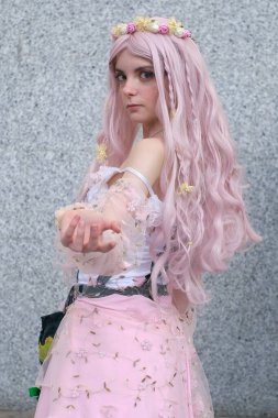 2 Şubat 2024 'te İspanya' nın Madrid şehrinde Japonya 'nın Ifema şehrindeki hafta sonu etkinliklerine bir Cosplayer katılır.