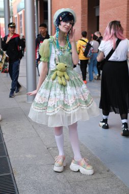 2 Şubat 2024 'te İspanya' nın Madrid şehrinde Japonya 'nın Ifema şehrindeki hafta sonu etkinliklerine bir Cosplayer katılır.